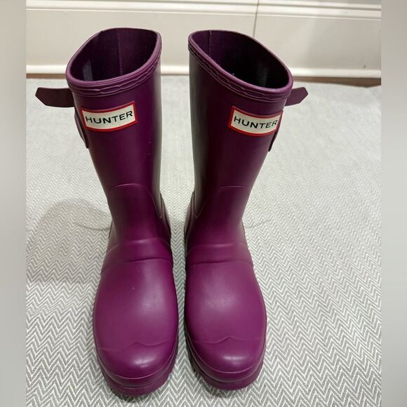 Hunter Deep Purple Short Classic Waterproof Boots Size 6 - Picture 1 of 5
